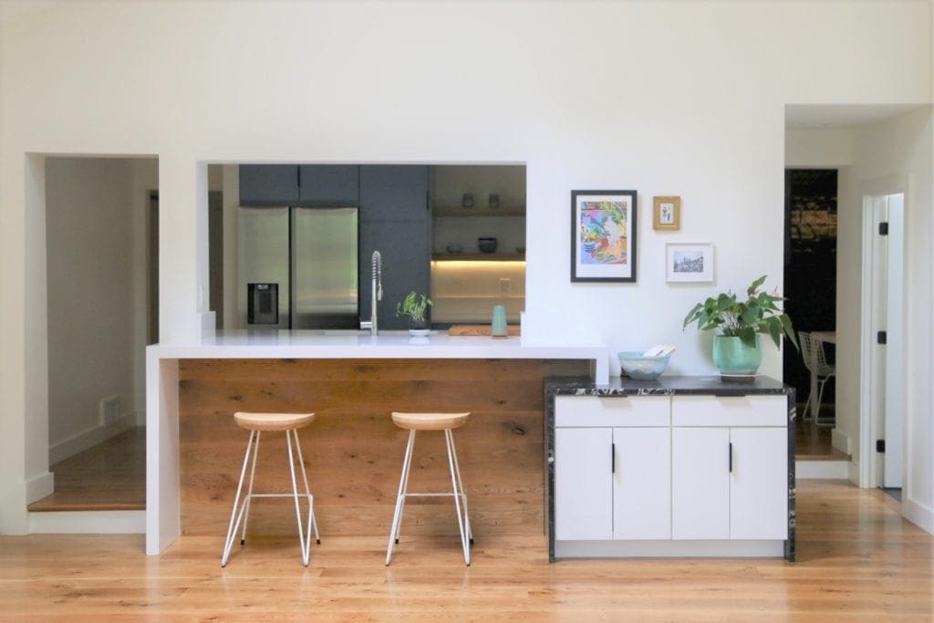 live sawn white oak on kitchen floor and island